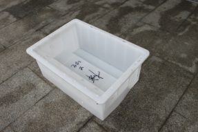 如何解決公路路沿石塑料模具在注塑過程開裂的問題？